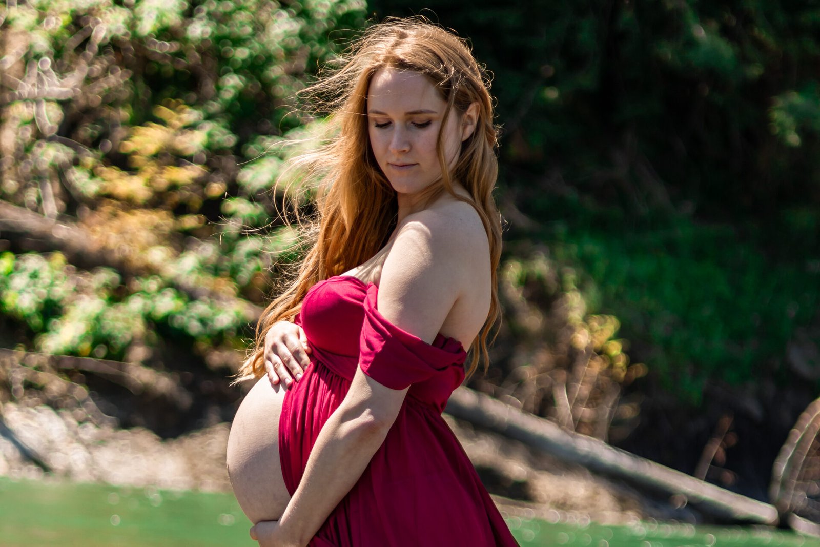 Maternity photography in the forest in humboldt county